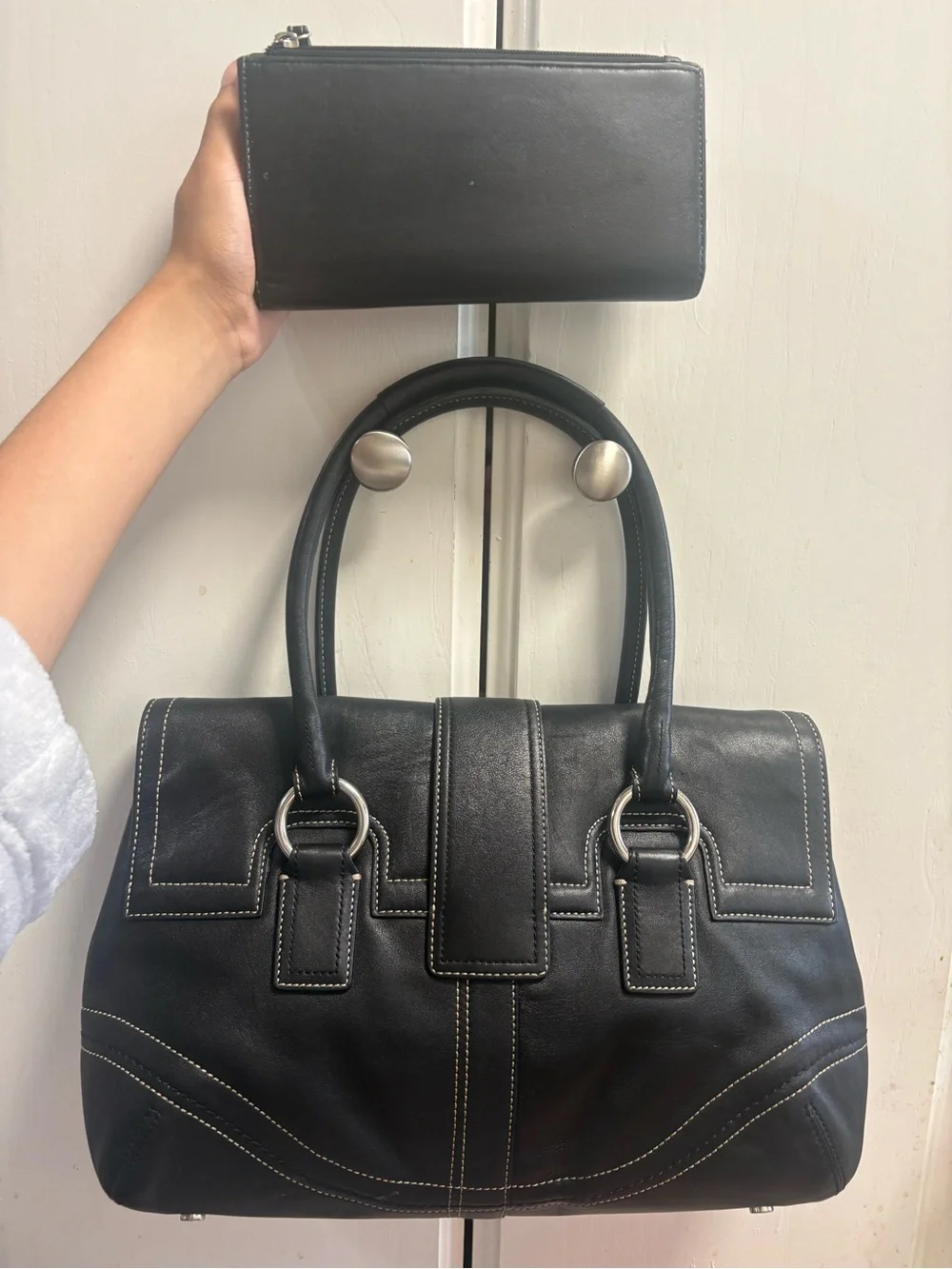 Authentic 2008 coach soho bag in black leather